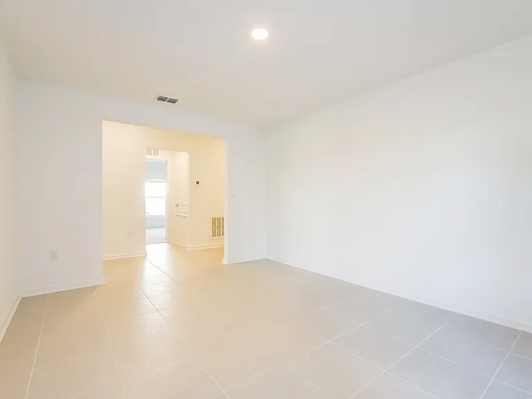 1338 Inkberry Cir — Photo 4