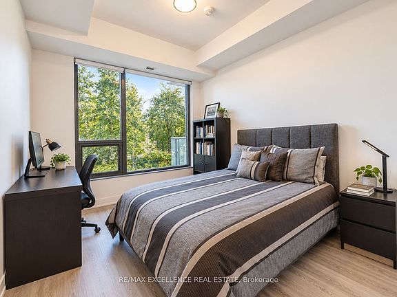4th image of 280 Howland Ave #330