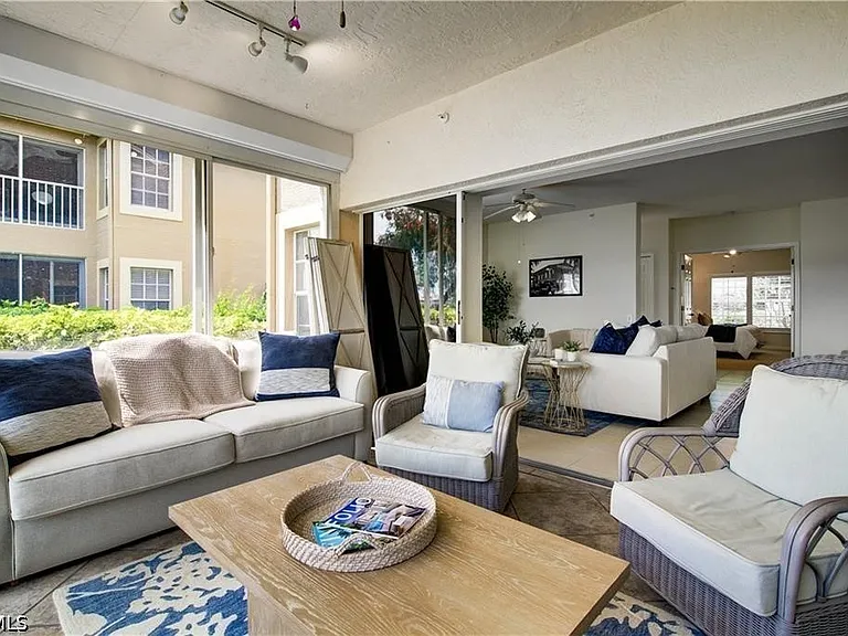28044 Cavendish Ct — Photo 9