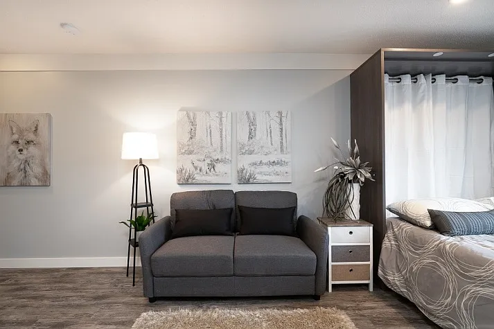Bachelor Unit Available, All Utilities Included! — Photo 4