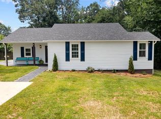 1031 Mendenhall St, Thomasville, NC 27360