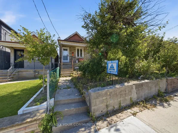 279 McRoberts Ave, Toronto, ON M6E 4P8