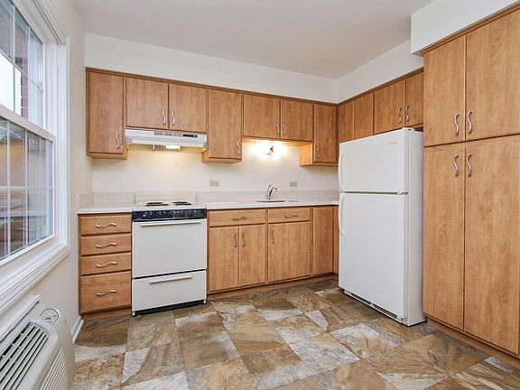4th image of 1516 Plymouth Pl #7