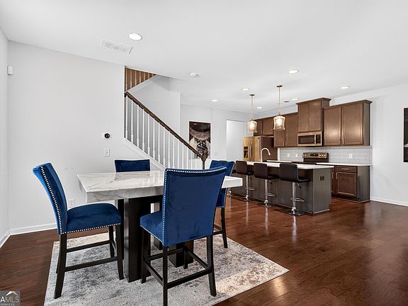 3rd image of 200 Westwood Trl