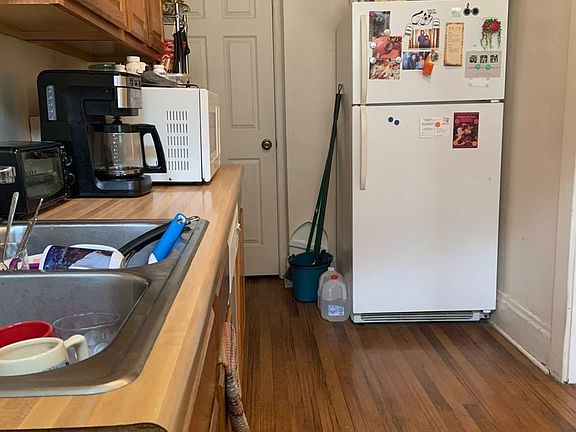 4th image of 451 E Tompkins St #455