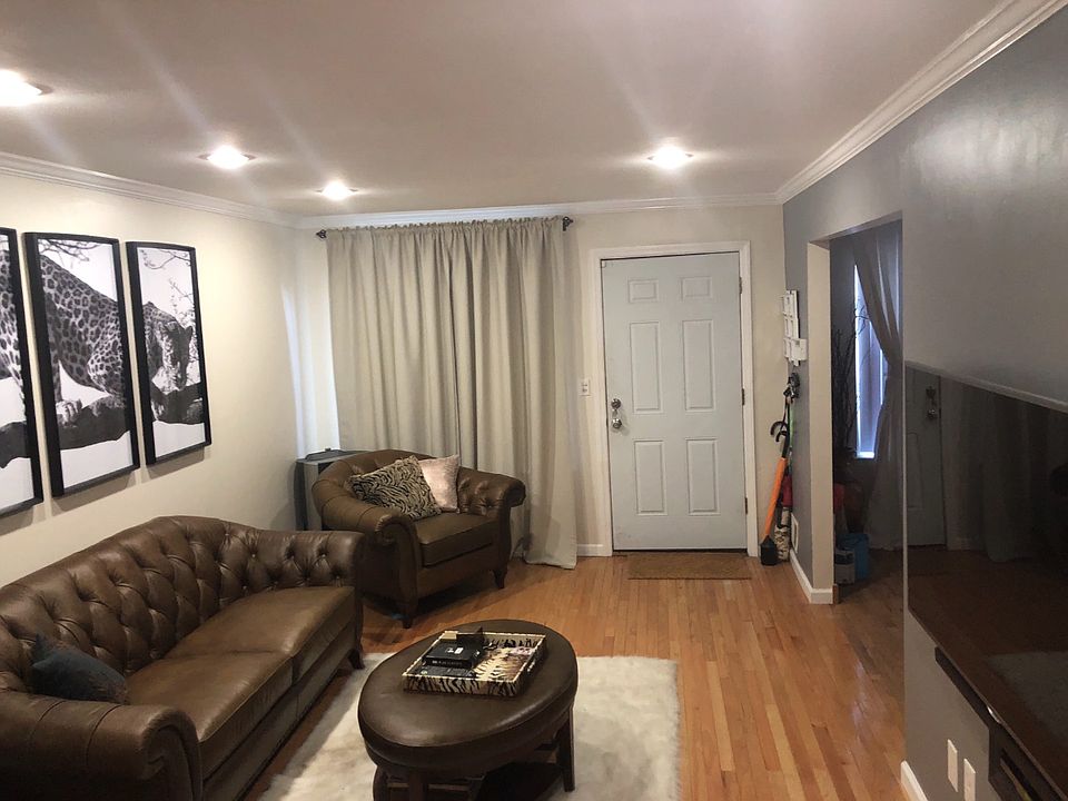 1st image of 40 Skyline Dr
