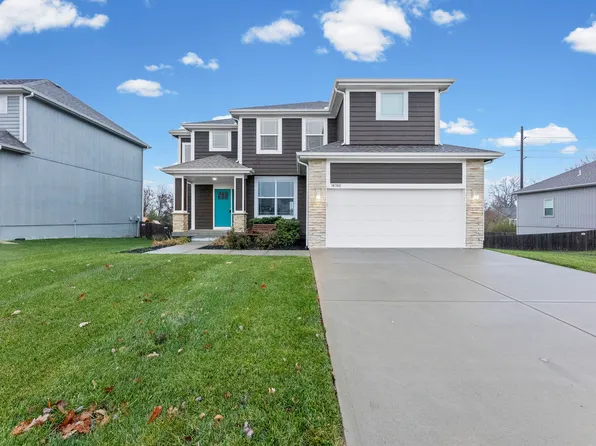 16760 S Skyview Ln, Olathe, KS 66062