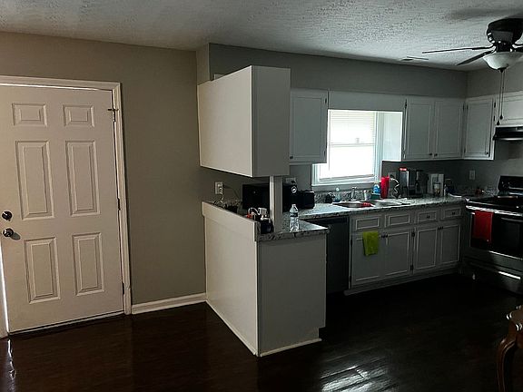 4th image of 534 Grafton Ave
