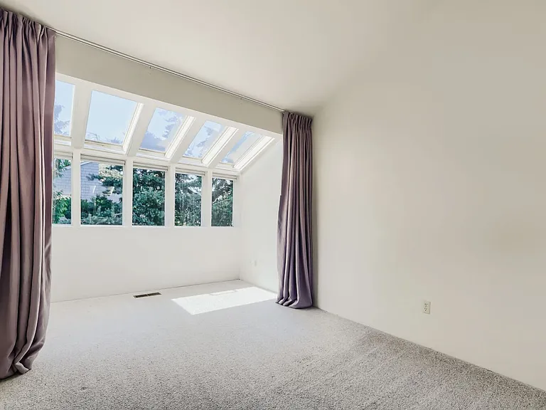 2532 E McGraw St — Photo 14