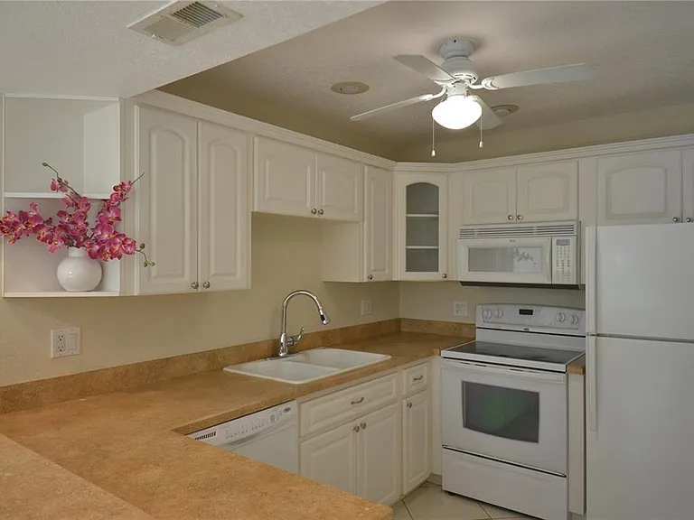 605 Lennox Rd W — Photo 8
