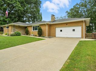 1718 N Judy Lynn Dr, Farrell, PA 16121
