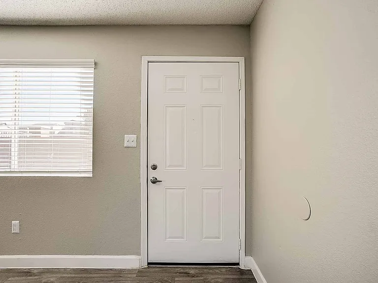 Sterling Point Apartment Homes — Photo 74