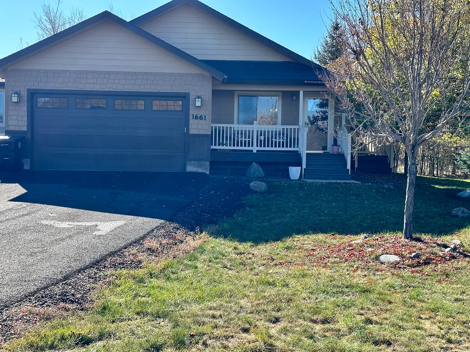 3 bed, 1242 sqft, $3,200 — Photo 1