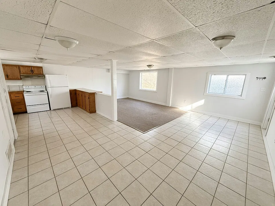 66 School St #4