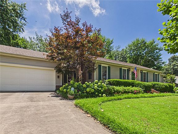 4th image of 1616 Windsor Dr