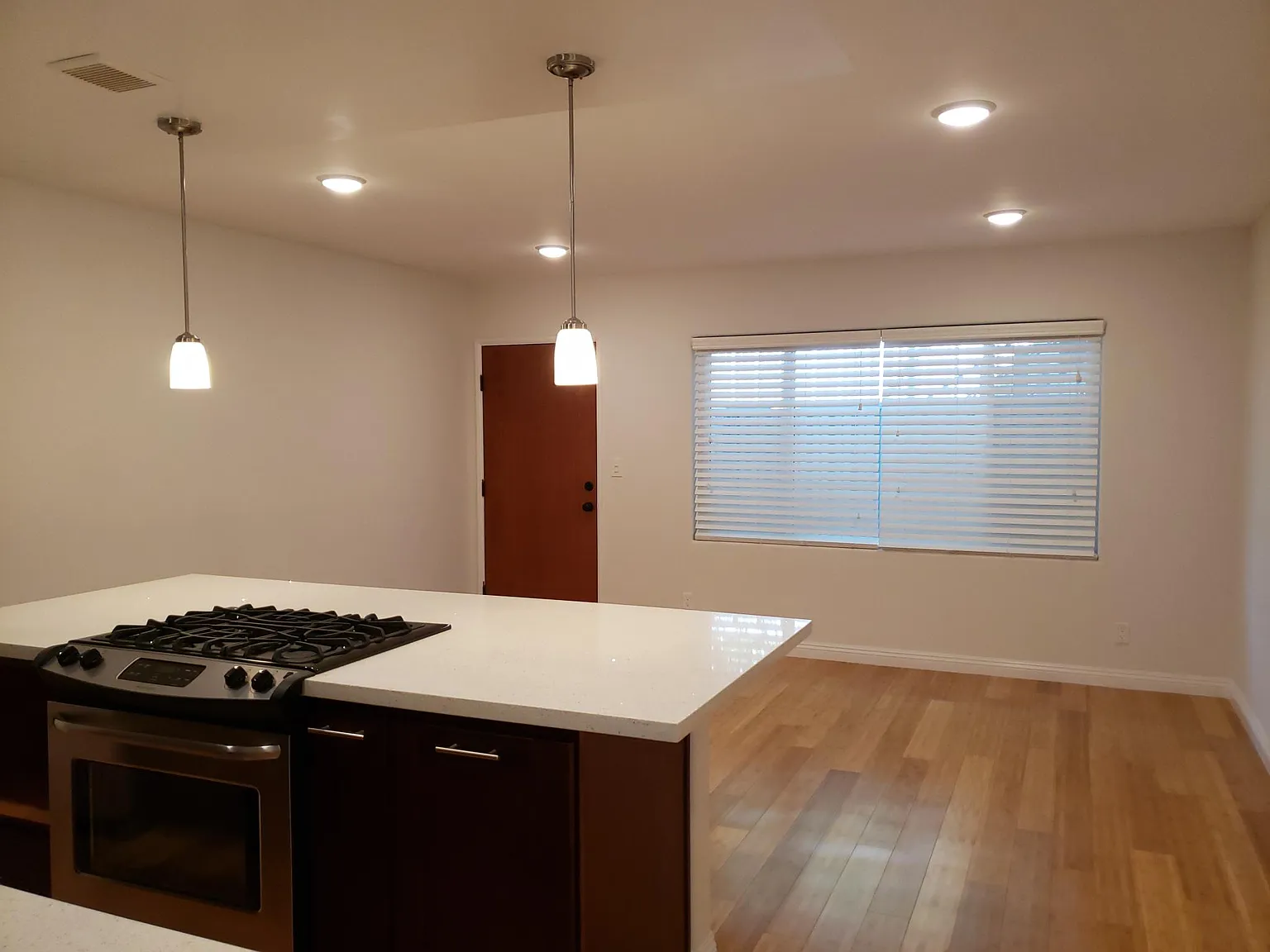 4415 Inglewood Blvd — Photo 2