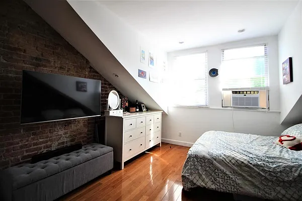 Rented by Bold New York | media 4