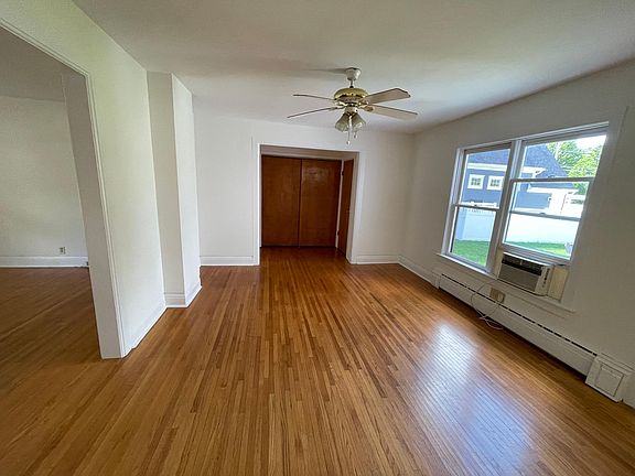 5th image of 431 W Franklin Ave APT 1