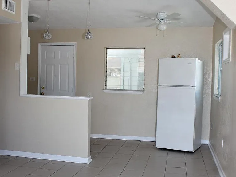 3373 Edgehill Ter — Photo 5