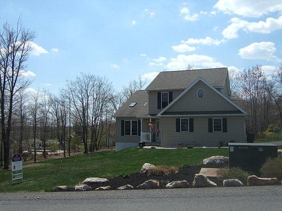 4th image of 6 Lauren Ln