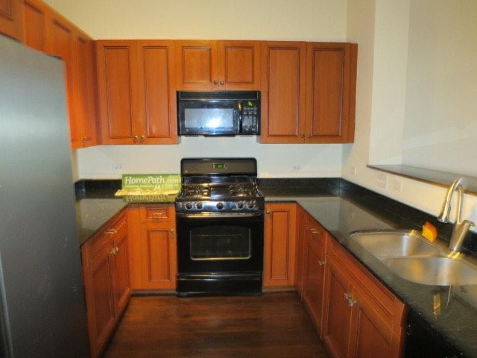 1st image of 3140 N Sheffield Ave APT 510