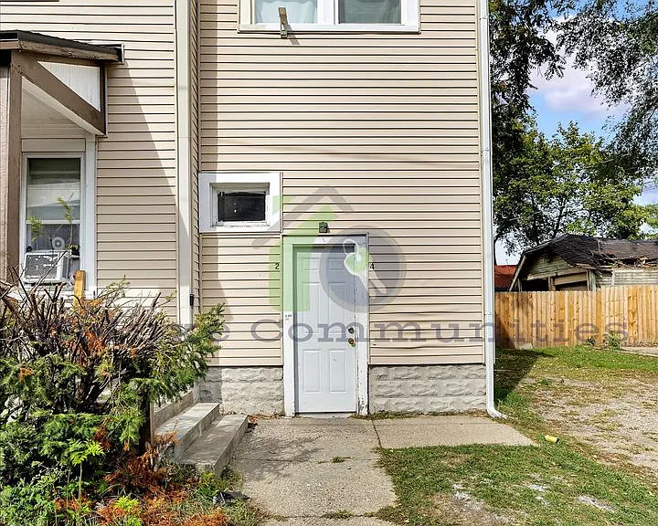 1928 Darwin Ave SW #2 — Photo 5