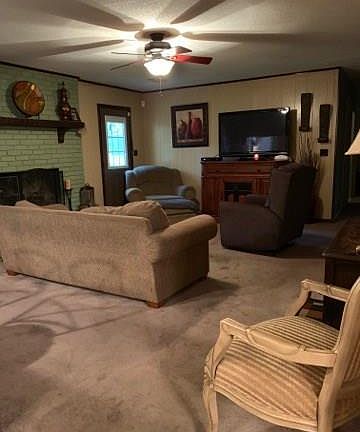 4th image of 3865 Delray Ln