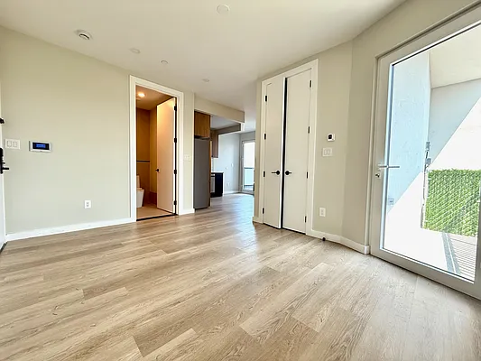 Rented by Zjama Realty Corp | media 7