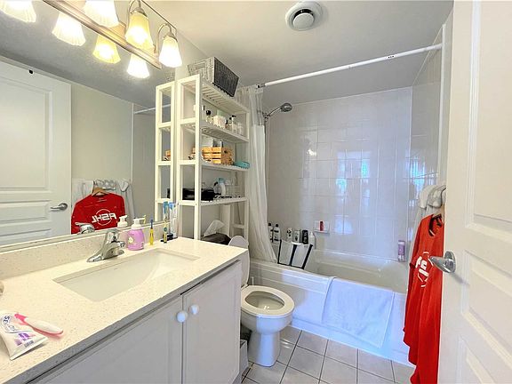 2nd image of 9015 Leslie St #1008