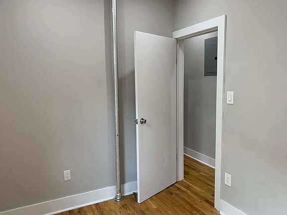 5th image of 124 E 103rd St APT 25