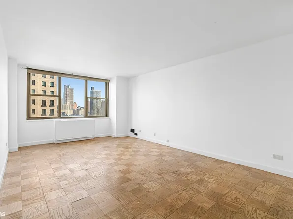 301 East 79th Street image 1 of 11