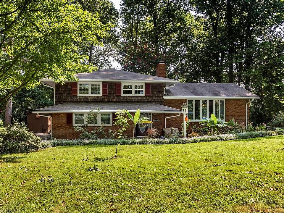 1st image of 2202 Lynwood Dr
