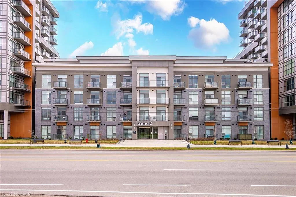 460 Dundas St E #1213 photo 1