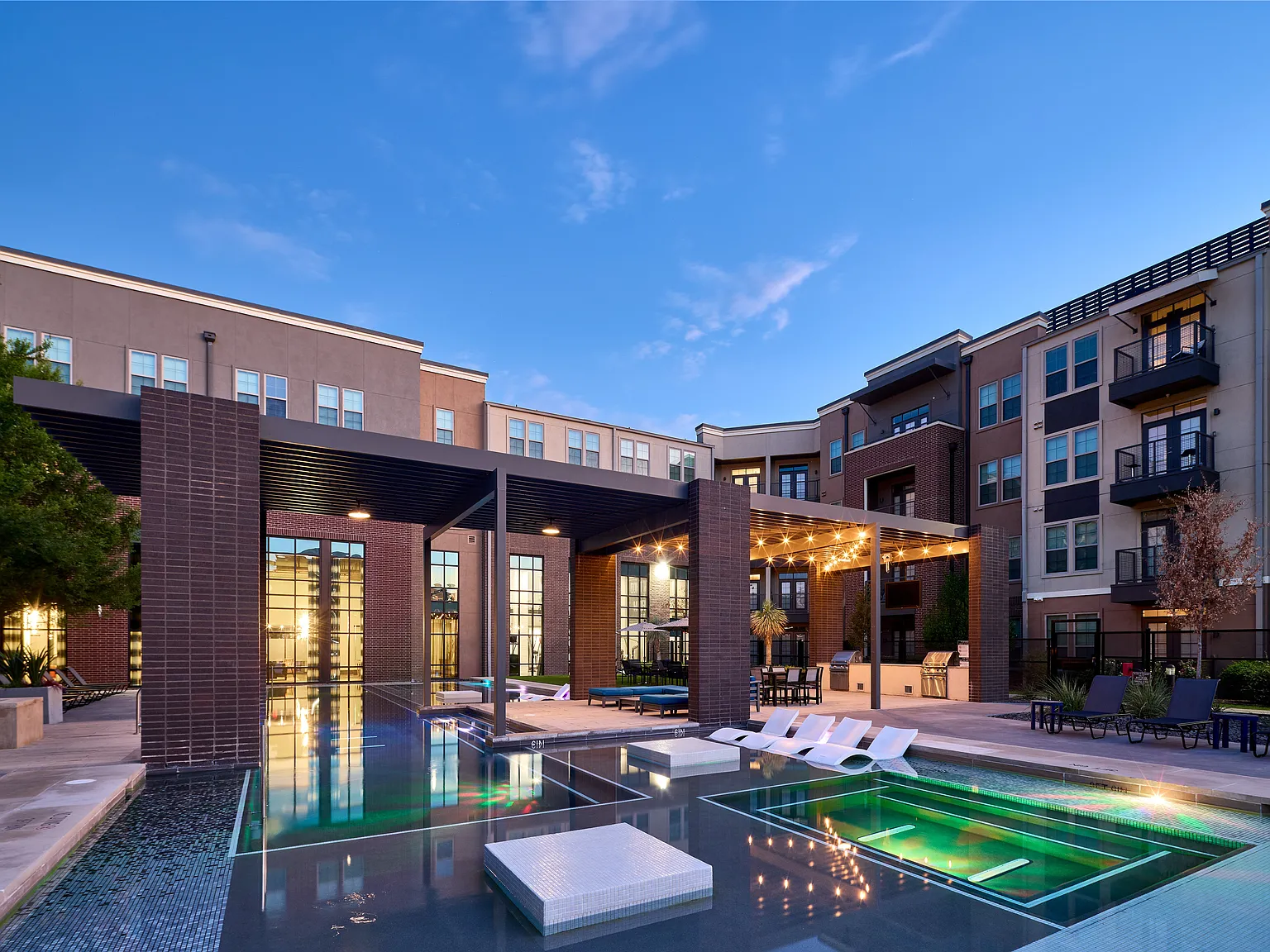 Bexley on Main — Photo 1