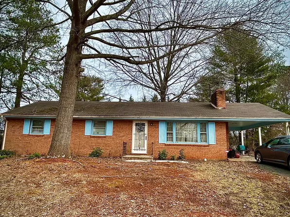1101 Roundtree Dr, Bedford, VA 24523