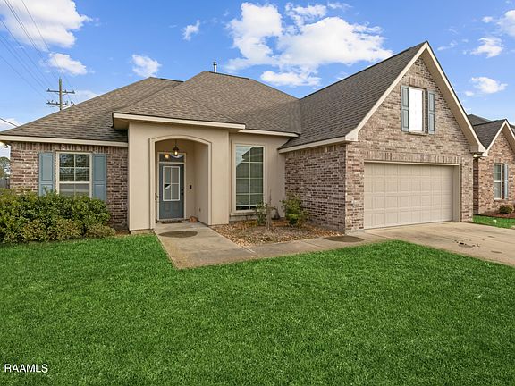 3rd image of 101 Lexi Falls Ln