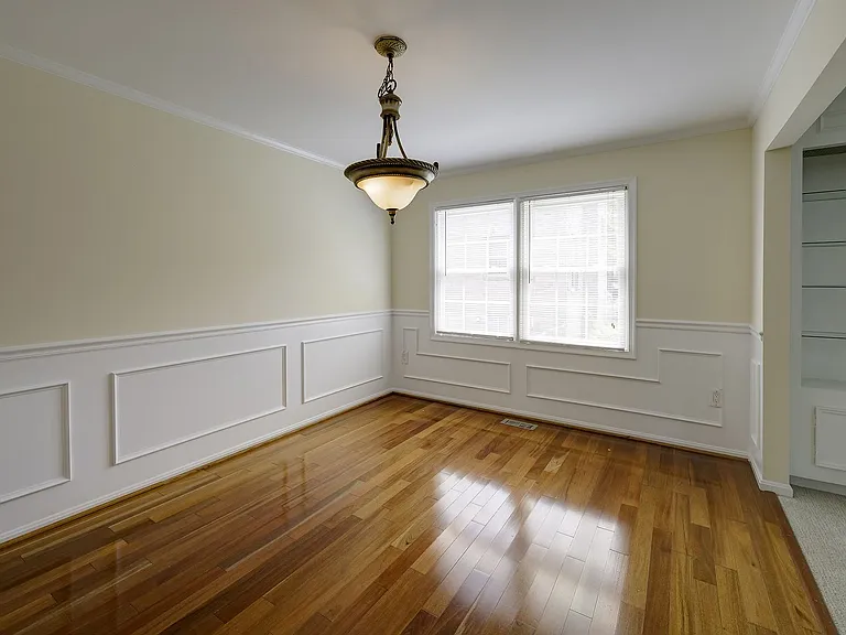 7518 Westlake Ter — Photo 15