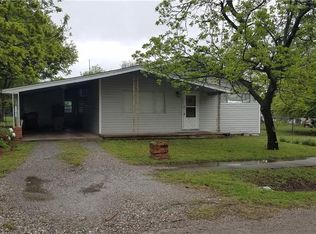 602 N Main St, Leonard, TX 75452