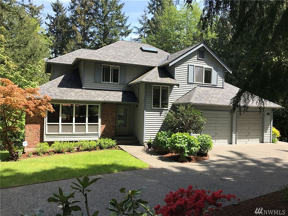 1st image of 11637 Meadowmeer Cir NE