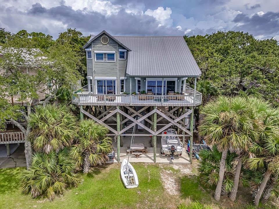 1st image of 18 Leeward Dr
