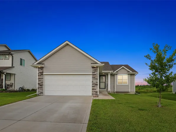 1115 Locust St, Waukee, IA 50263