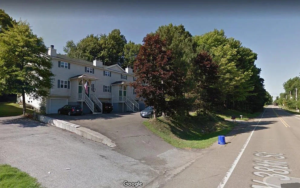 2 bed, 1.5 bath, 900 sqft, $1,100 — Photo 1
