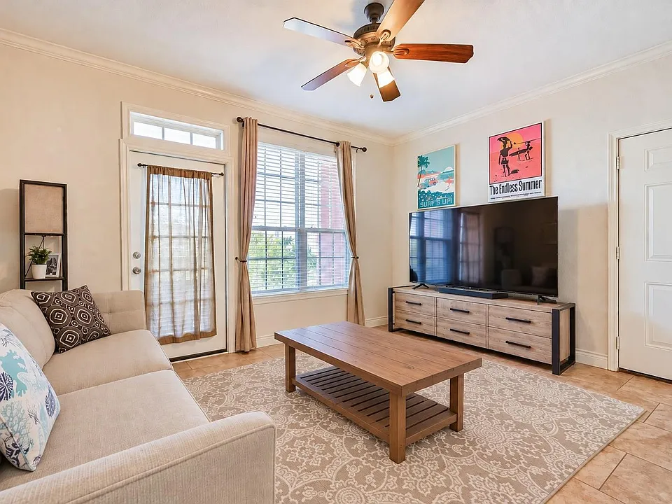 7000 Seawall Blvd #112