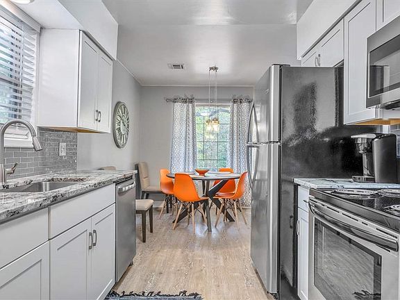4th image of 923 E Redbud Dr
