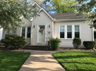 3033 Middle Rd, Davenport, IA 52803