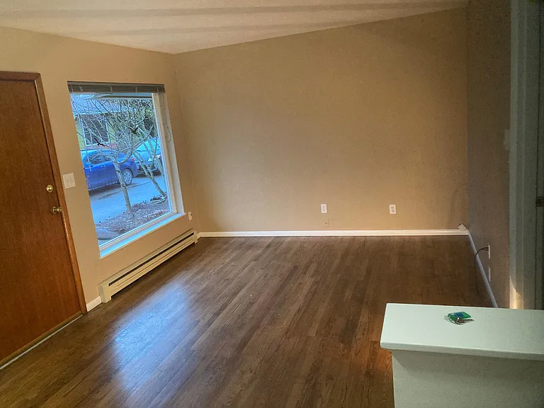 5320 SE Schiller St #3 — Photo 4