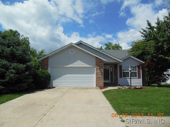 1st image of 27 Jennifer Dr