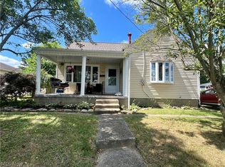 708 44th St, Vienna, WV 26105