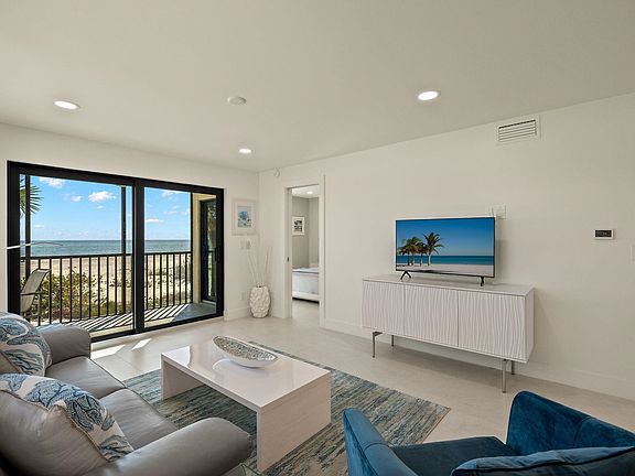3rd image of 2230 Camino Del Mar Dr #4D2