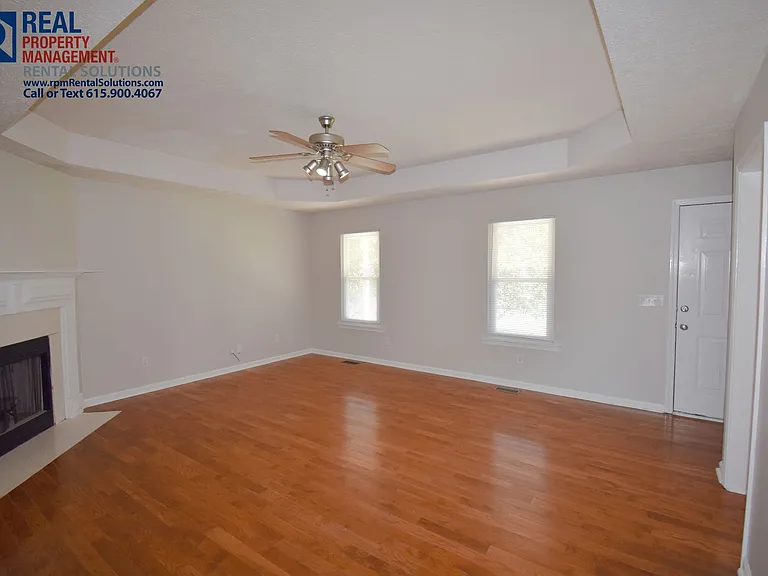 1183 Osborne Ln — Photo 7